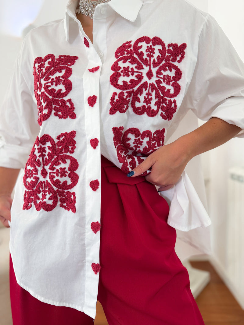 Camisa com bordado