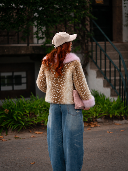 Cappotto con stampa Bambi, collo e polsini a contrasto
