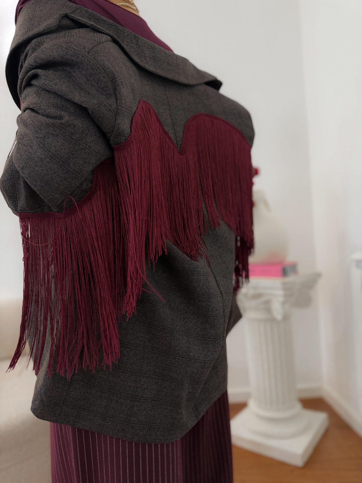Blazer Príncipe de Gales com franjas bordeaux