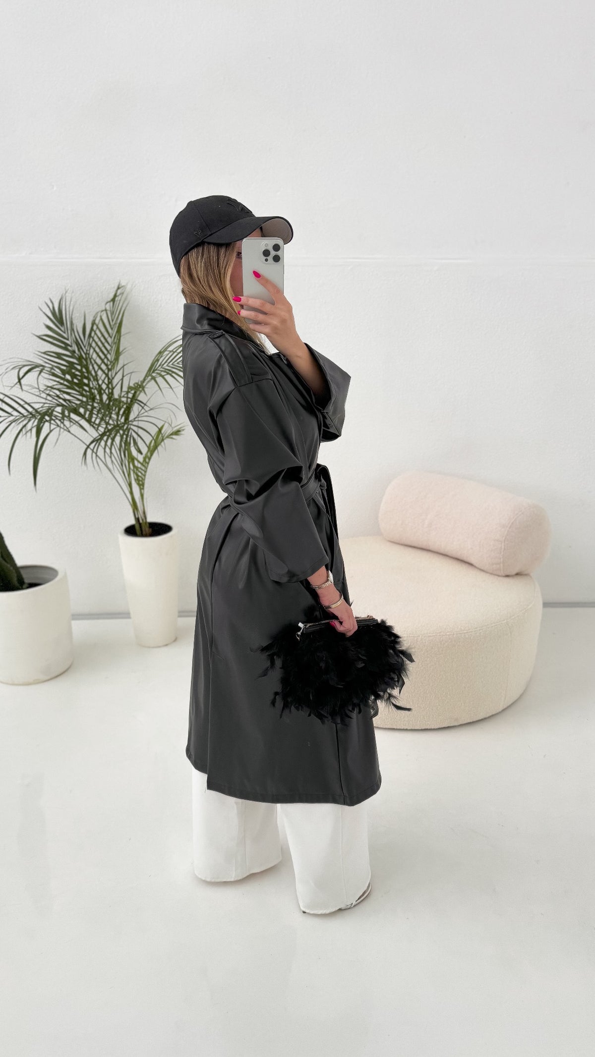 Trench coat comprido efeito pele com cinto
