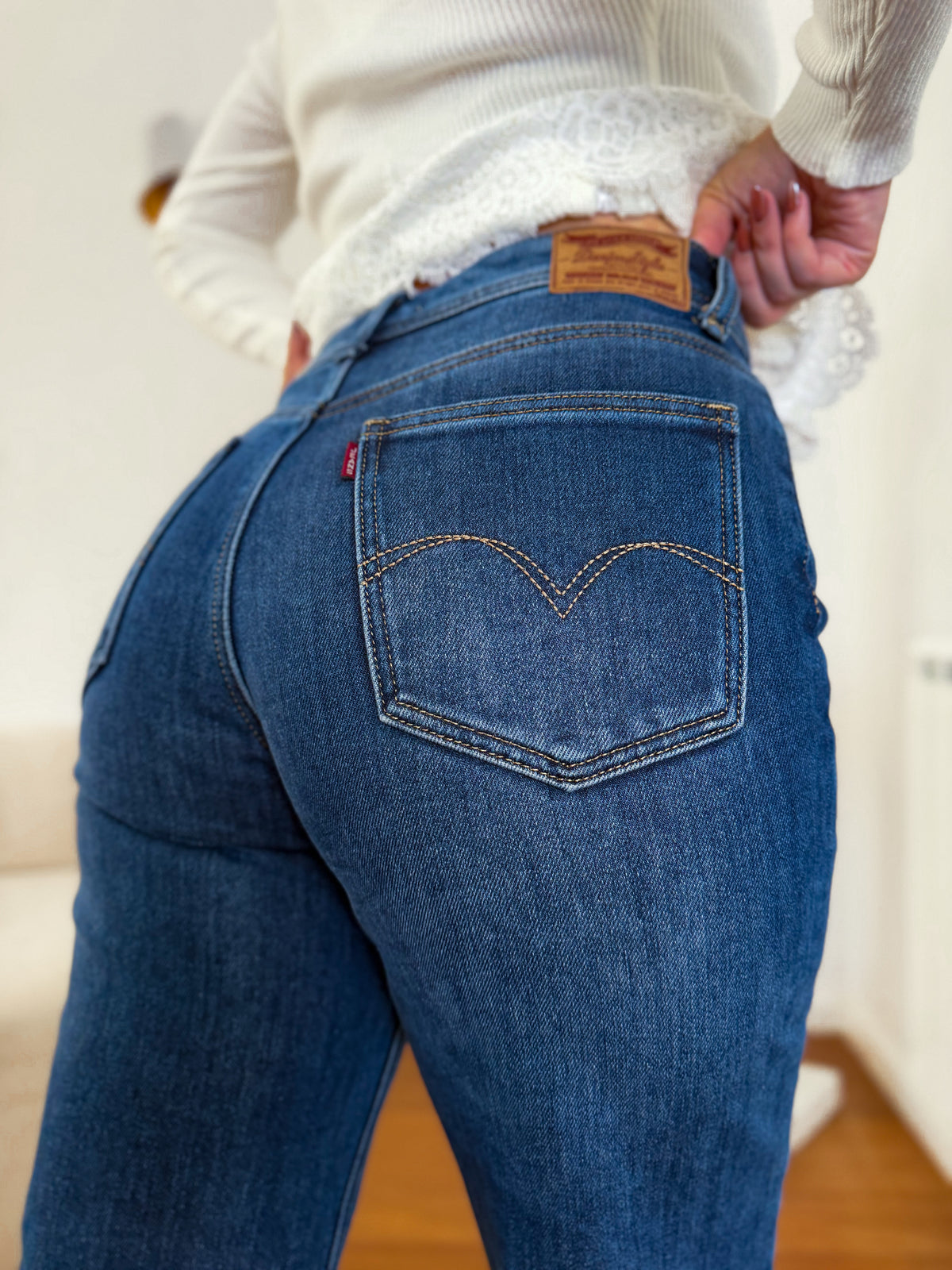 Calças push up wideleg cardadas