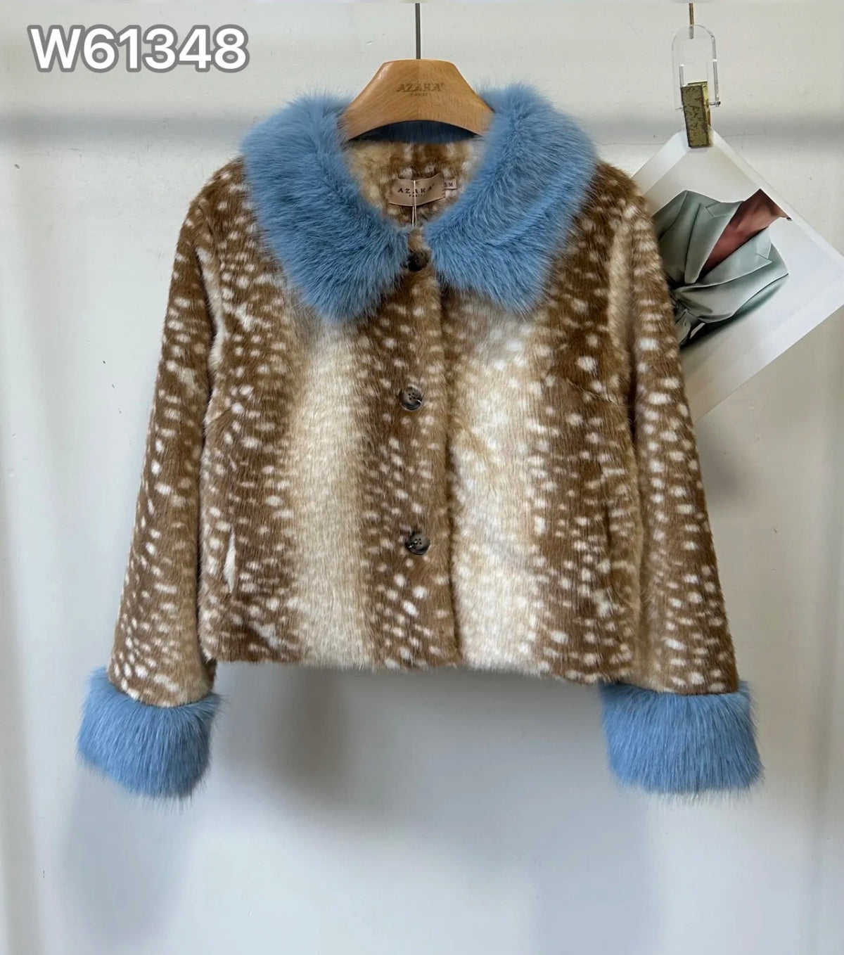 Cappotto con stampa Bambi, collo e polsini a contrasto