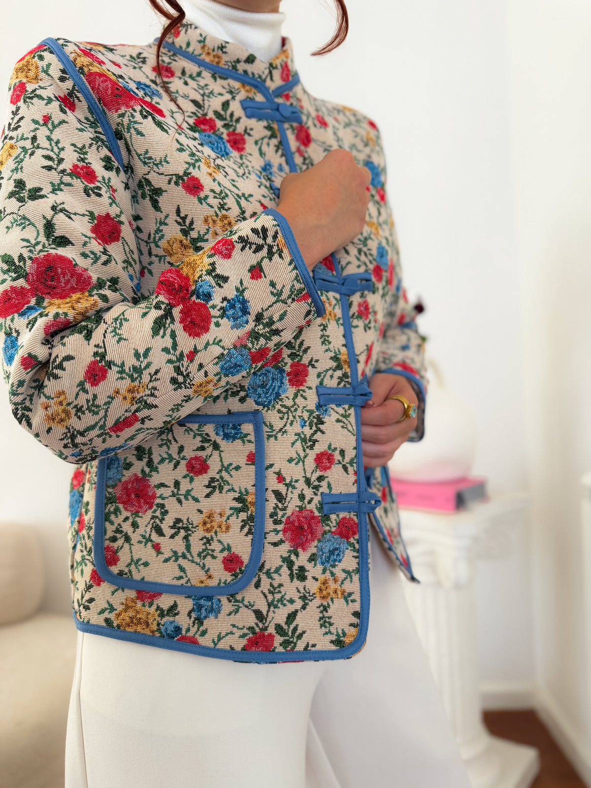 Casaco jacquard de Inspiração Oriental com Ombreiras