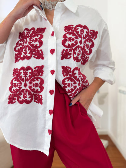 Camisa com bordado