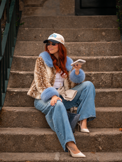Cappotto con stampa Bambi, collo e polsini a contrasto