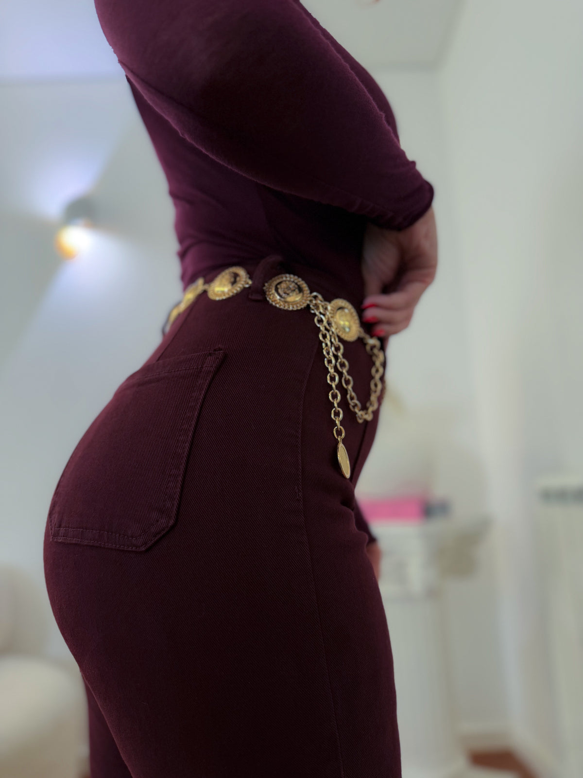 Jeans com cinta de compressão