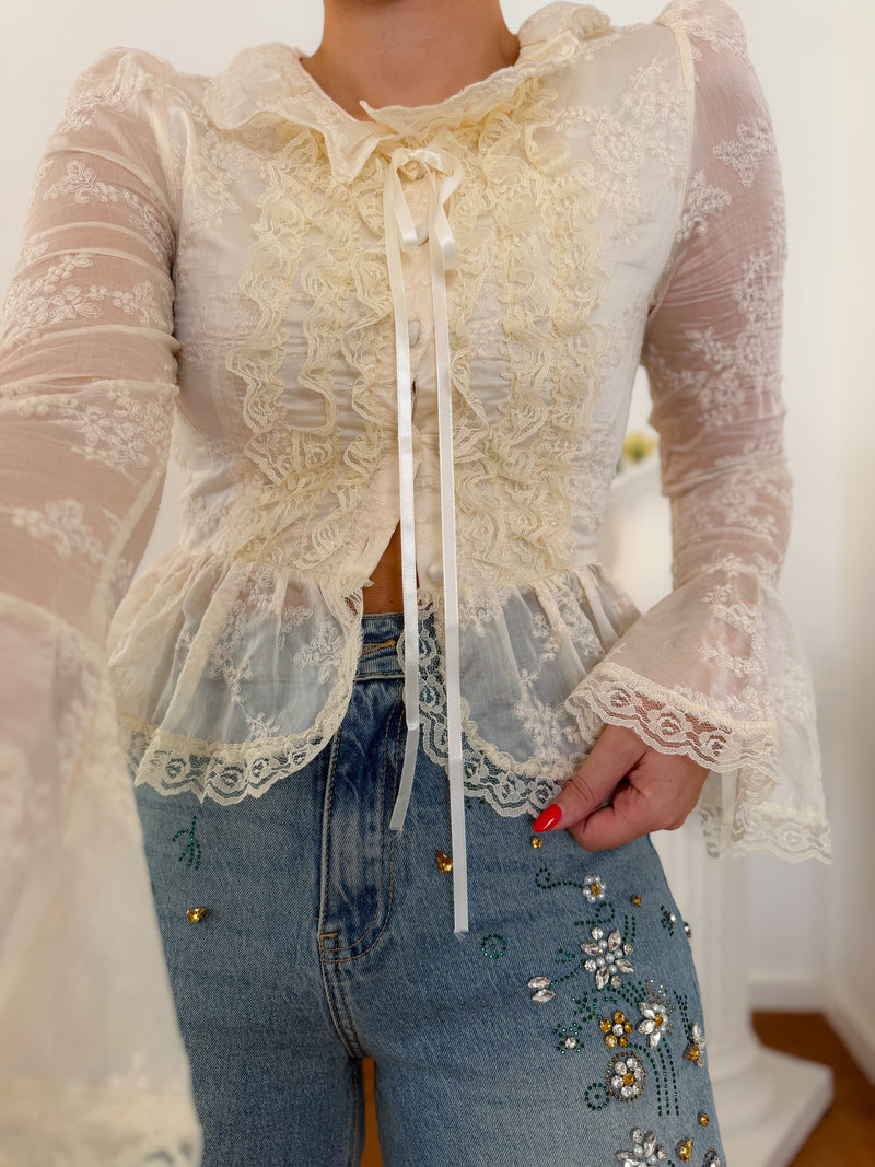 Blusa Vitoriana com Renda e Laço