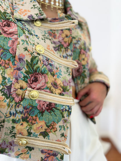 Casaco Floral Estilo Militar com Detalhes Dourados