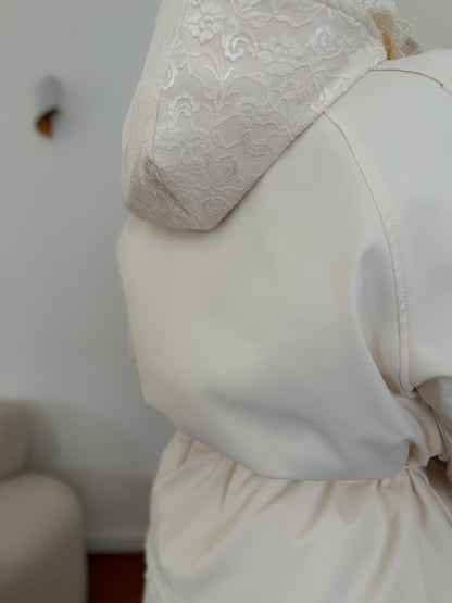 Kispo acolchoado afina cintura com renda