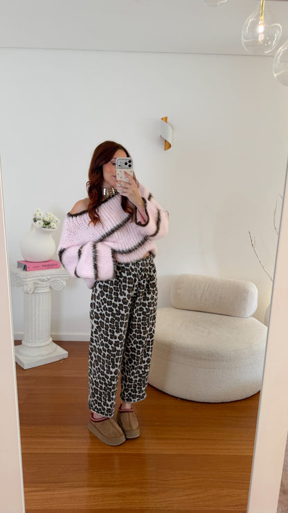 Malha Oversized às Riscas com Decote Largo